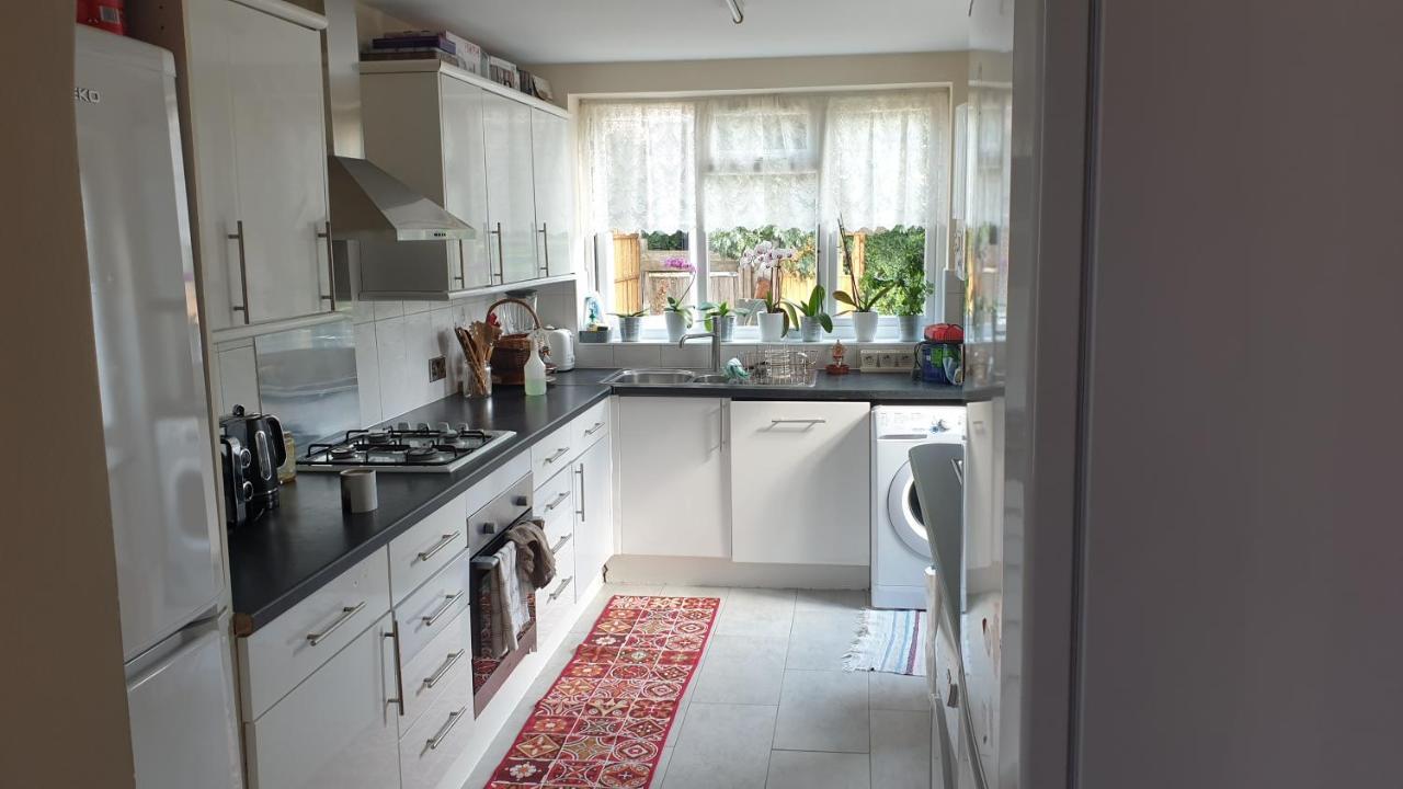 Appartement Guess Bungalow Wembley à Londres Extérieur photo