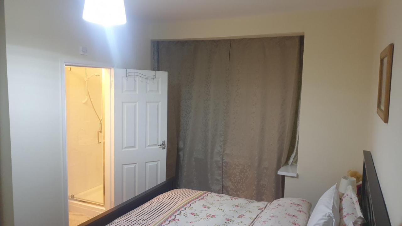 Appartement Guess Bungalow Wembley à Londres Extérieur photo