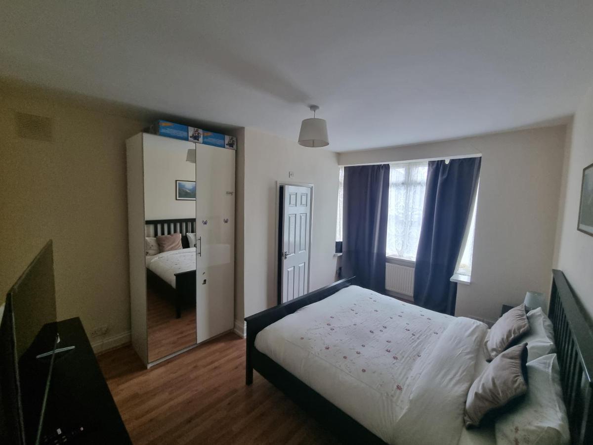 Appartement Guess Bungalow Wembley à Londres Extérieur photo