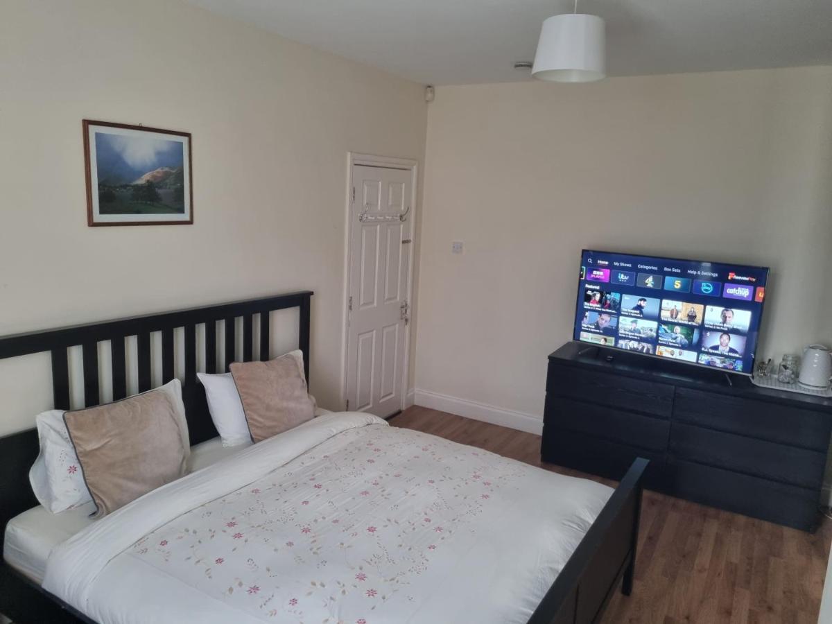 Appartement Guess Bungalow Wembley à Londres Extérieur photo