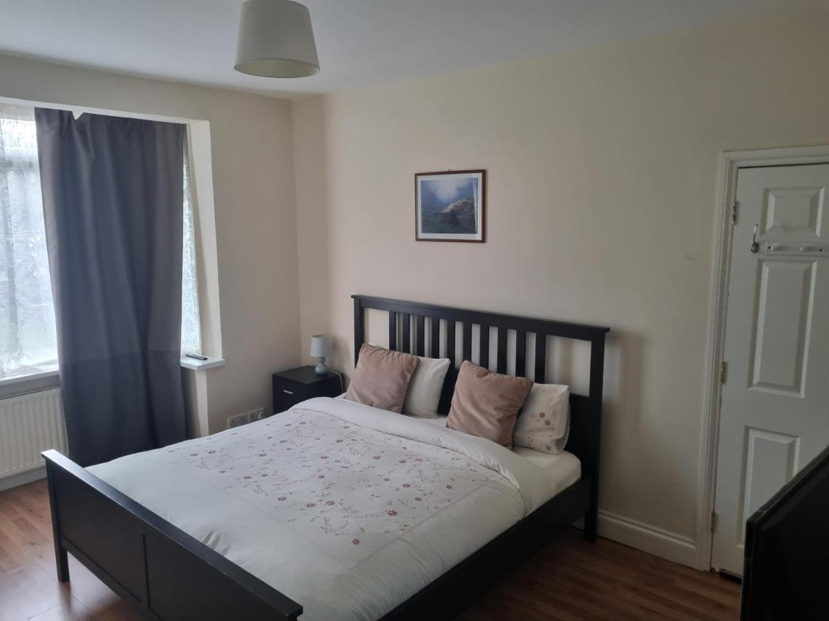 Appartement Guess Bungalow Wembley à Londres Extérieur photo